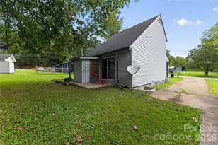 131 Spencer St, Clyde, NC 28721 - Photo 28