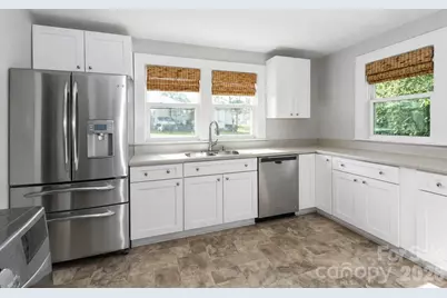 401 N Oakland Avenue, Statesville, NC 28677 - Photo 14