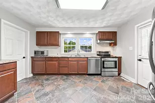 3226 Anderson St, Claremont, NC 28610 - Photo 10