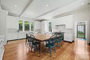 1401 Queens Rd W, Charlotte, NC 28207 - Photo 12