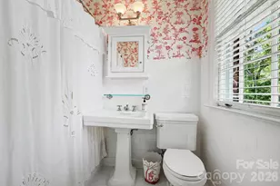 1401 Queens Rd W, Charlotte, NC 28207 - Photo 28