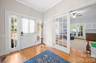424 S York St, Gastonia, NC 28052 - Photo 4