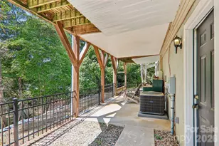 7 Maple Leaf Dr, Hendersonville, NC 28739 - Photo 34