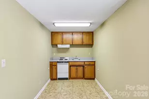 7 Maple Leaf Dr, Hendersonville, NC 28739 - Photo 26