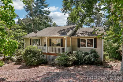 7 Maple Leaf Drive, Hendersonville, NC 28739 - Photo 2