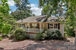 7 Maple Leaf Dr, Hendersonville, NC 28739 - Photo 2