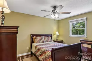 7 Maple Leaf Dr, Hendersonville, NC 28739 - Photo 18