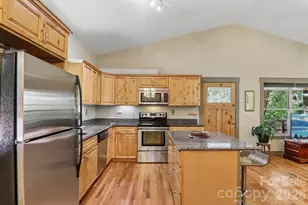137 Sulphur Springs Rd, Asheville, NC 28806 - Photo 10