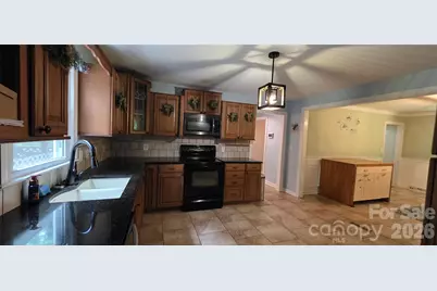 8979 Twin Lake Drive, Kernersville, NC 27284 - Photo 6