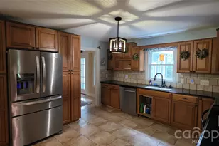 8979 Twin Lake Dr, Kernersville, NC 27284 - Photo 8