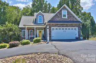 208 Triplett St, Jonesville, NC 28642 - Photo 1