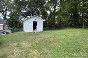 410 Spring St, Denton, NC 27239 - Photo 6