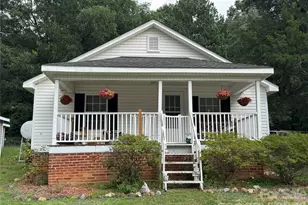 410 Spring St, Denton, NC 27239 - Photo 1