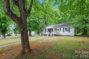 802 Stowe Dr, Lowell, NC 28098 - Photo 2