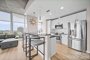 210 N Church St, Charlotte, NC 28202 - Photo 8