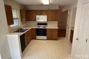 5326 Groveton Ct, Charlotte, NC 28269 - Photo 8