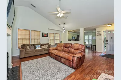 7813 Bridle Court, Charlotte, NC 28216 - Photo 8