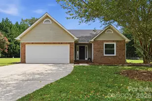 2730 Briar Trail Ct, Matthews, NC 28104 - Photo 1
