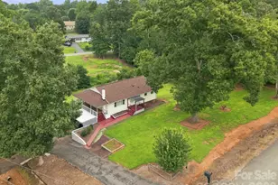 1714 Lazenby St, Newton, NC 28658 - Photo 4