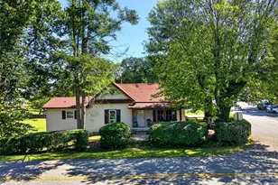 110 E Price St, Hendersonville, NC 28739 - Photo 32