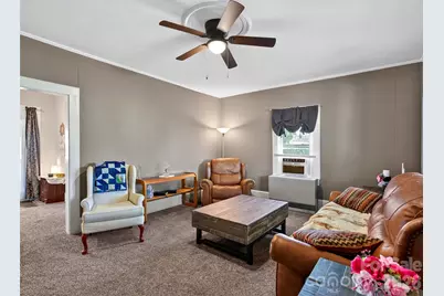 110 E Price Street, Hendersonville, NC 28739 - Photo 14