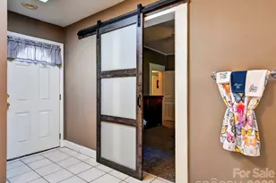 110 E Price St, Hendersonville, NC 28739 - Photo 24