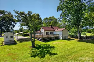 110 E Price St, Hendersonville, NC 28739 - Photo 26
