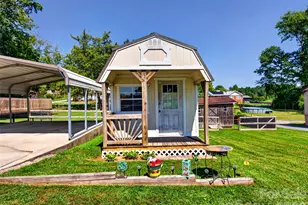 110 E Price St, Hendersonville, NC 28739 - Photo 36
