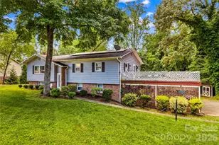 1130 24th Ave Pl NE, Hickory, NC 28601 - Photo 2