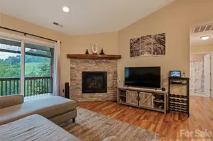 404 Loop Rd, Clyde, NC 28721 - Photo 4