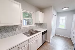 1412 Bells Knox Rd, Charlotte, NC 28214 - Photo 12
