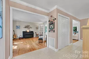 25 Weston Heights Dr, Asheville, NC 28803 - Photo 4