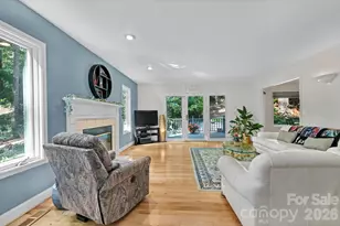 25 Weston Heights Dr, Asheville, NC 28803 - Photo 8