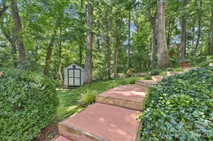 25 Weston Heights Dr, Asheville, NC 28803 - Photo 2