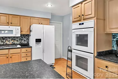 25 Weston Heights Drive, Asheville, NC 28803 - Photo 14