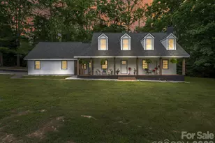 213 Raintree Dr, Hendersonville, NC 28791 - Photo 2