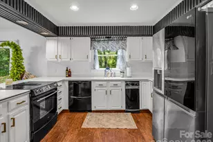 213 Raintree Dr, Hendersonville, NC 28791 - Photo 1