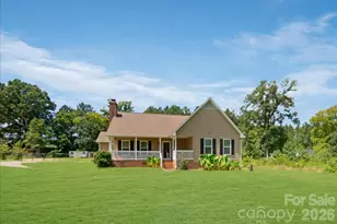 2827 E Pinewood Rd, Chester, SC 29706 - Photo 2