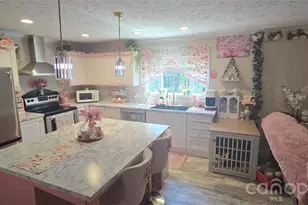 77 Raccoon Rdg, Marion, NC 28732 - Photo 2