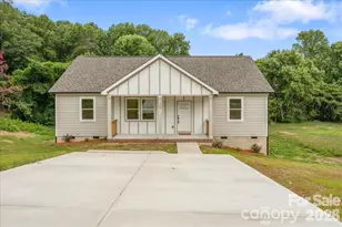 126 Aspen St, Yadkinville, NC 27055 - Photo 1