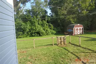 107 Bickett St, Morganton, NC 28655 - Photo 14