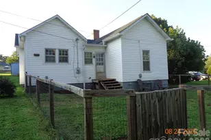 107 Bickett St, Morganton, NC 28655 - Photo 2
