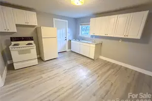 107 Drake St, Gastonia, NC 28052 - Photo 2