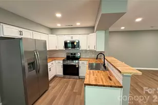 7725 Batavia Ln, Charlotte, NC 28213 - Photo 12