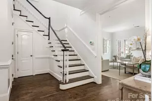 221 Crownsgate Ct, Charlotte, NC 28207 - Photo 6