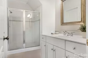 221 Crownsgate Ct, Charlotte, NC 28207 - Photo 24