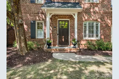 221 Crownsgate Court, Charlotte, NC 28207 - Photo 2