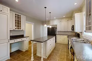 618 S Poplar St, Lincolnton, NC 28092 - Photo 10