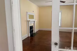 618 S Poplar St, Lincolnton, NC 28092 - Photo 6