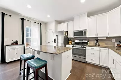 1321 Queen Lyon Court, Charlotte, NC 28205 - Photo 12